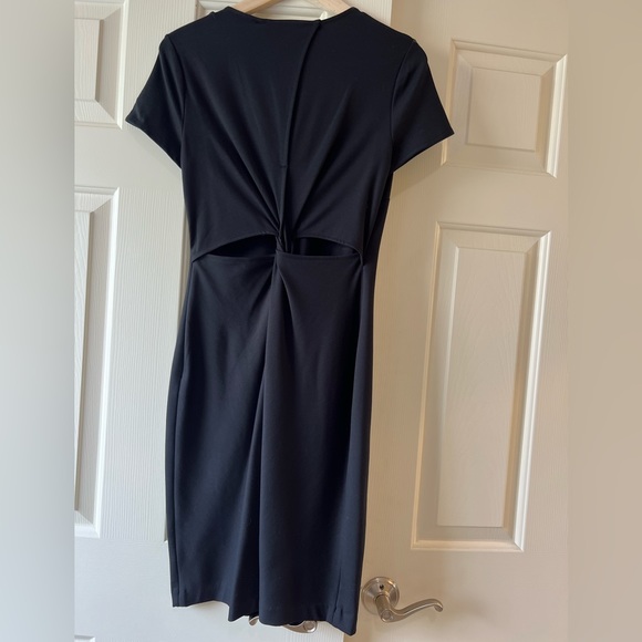 NWT Banana Republic stretch knit little black dress with twist opening Size 4 - Picture 2 of 4